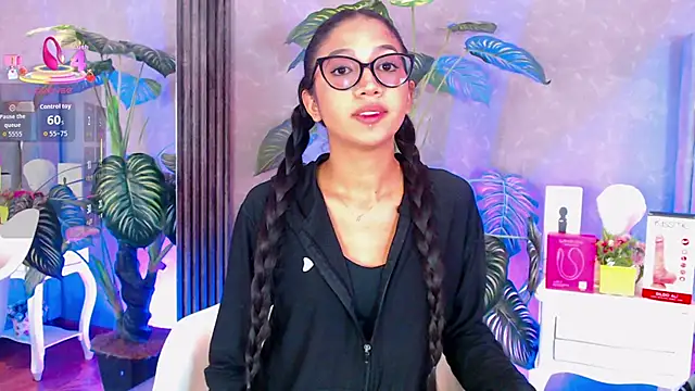 Tyla Ks online show from December 4, 7:35 pm