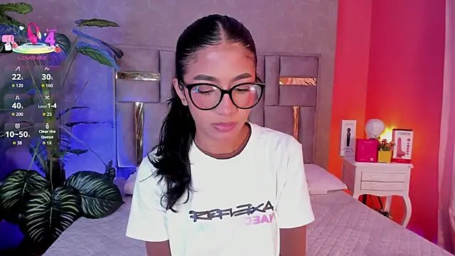 Tyla Ks online show from May 7, 7:06 pm