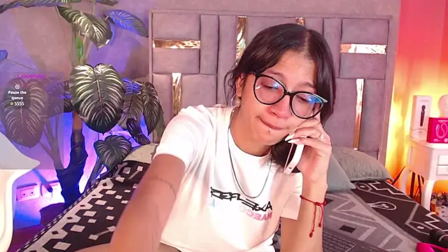 Tyla Ks online show from September 20, 7:52 pm