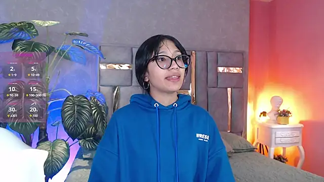 Tyla Ks online show from September 27, 8:15 pm