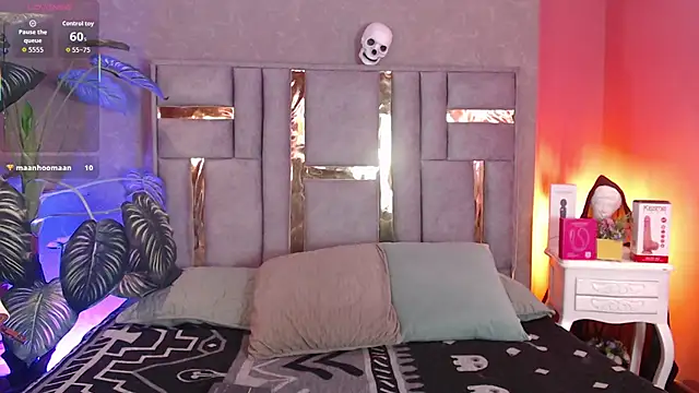 Tyla Ks online show from October 20, 7:36 pm