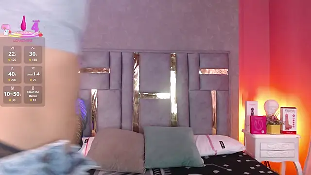 Tyla Ks online show from November 15, 8:02 pm