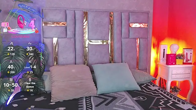 Tyla Ks online show from October 2, 7:39 pm