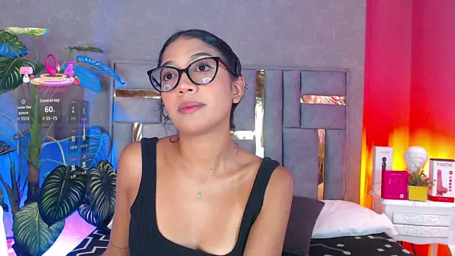 Tyla Ks online show from January 9, 7:32 pm