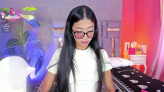 Tyla Ks online show from March 11, 7:41 pm