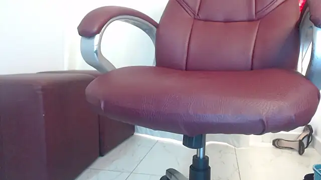 Mature 2025 online show from January 31, 8:40 pm