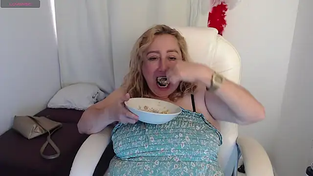 Mature 2025 online show from November 26, 5:46 pm