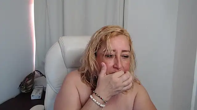 Mature 2025 online show from October 14, 6:41 pm