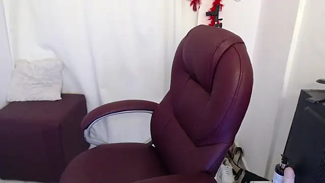 Mature 2025 online show from March 13, 3:50 pm