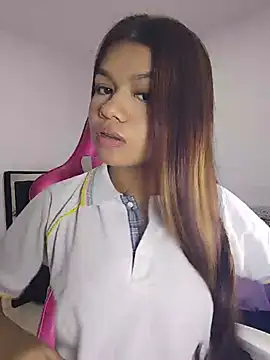 Snapshot of sophia_ramirez12 chatting on July 15, 10:17 pm sophia ramirez12 online show from July 15, 10:17 pm