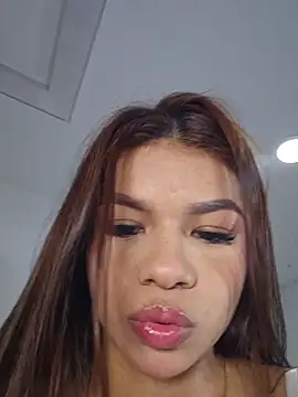 Snapshot of sophia_ramirez12 chatting on June 21, 12:16 am sophia ramirez12 online show from June 21, 12:16 am
