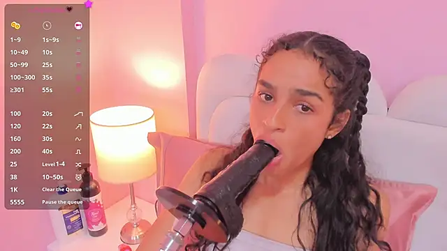 Snapshot of honey_sofii_ chatting on March 16, 6:23 pm honey sofii online show from March 16, 6:23 pm