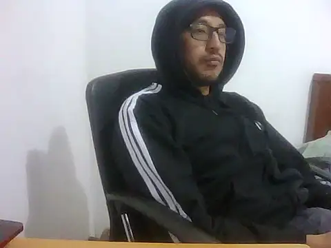 Snapshot of SaintJacob chatting on May 26, 3:37 am SaintJacob online show from May 26, 3:37 am