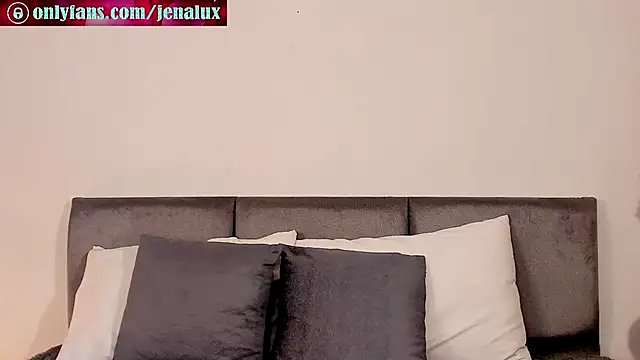 Snapshot of jennalux_ chatting on October 4, 10:22 pm jennalux online show from October 4, 10:22 pm