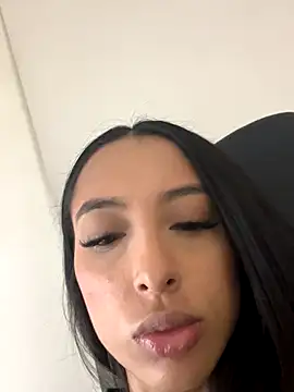 Snapshot of agaataa_ chatting on November 21, 12:53 am agaataa online show from November 21, 12:53 am