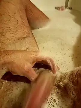 Snapshot of GrindingOvermuch chatting on October 25, 1:05 am GrindingOvermuch online show from October 25, 1:05 am