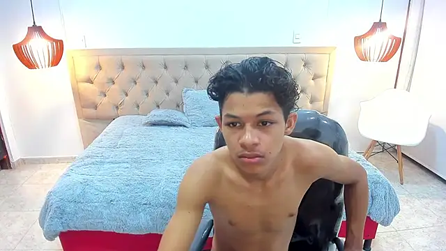 leslieanddrako online show from October 22, 11:14 pm