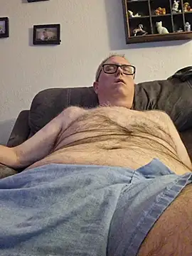 Smallone327 online show from March 31, 5:31 am