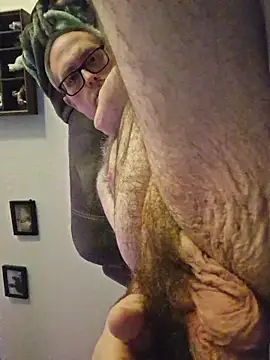 Smallone327 online show from February 22, 7:00 am