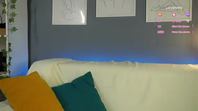 EmilaMills online show from March 19, 3:20 am