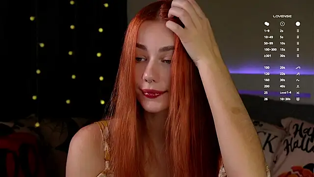 EmilaMills online show from November 2, 11:10 pm