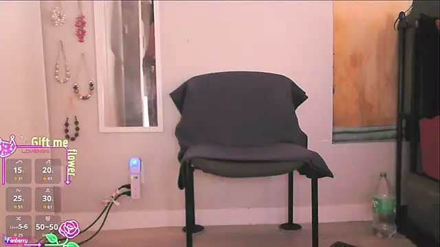 Queenanitadix online show from January 8, 6:58 pm