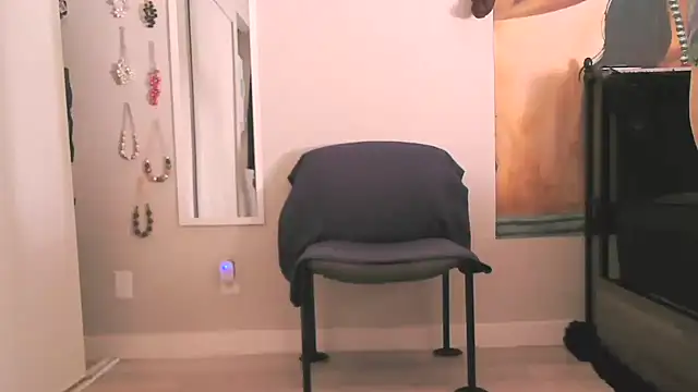 Queenanitadix online show from February 7, 9:12 pm