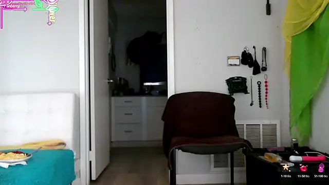 Snapshot of Queenanitadix chatting on June 26, 3:51 pm Queenanitadix online show from June 26, 3:51 pm