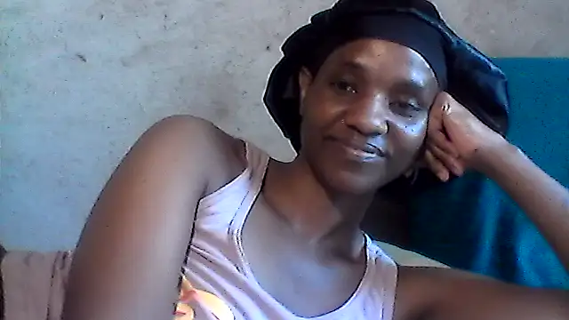 Snapshot of sexybigass31 chatting on July 15, 11:17 am sexybigass31 online show from July 15, 11:17 am