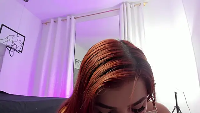 MelaniJhonson online show from November 19, 6:35 am