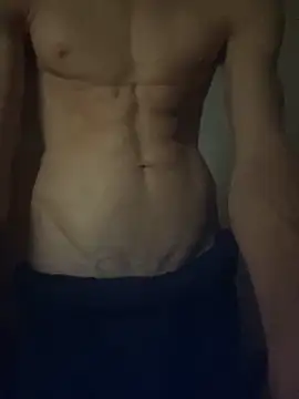 Snapshot of cazzone912025 chatting on October 29, 11:20 am cazzone912025 online show from October 29, 11:20 am