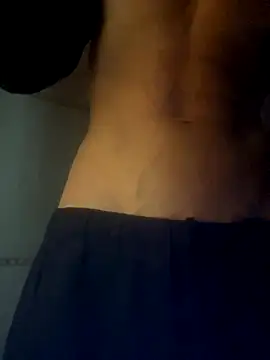 Snapshot of cazzone912025 chatting on December 2, 5:53 am cazzone912025 online show from December 2, 5:53 am