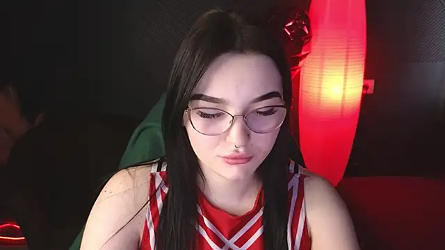 milliedoll online show from March 1, 7:30 am