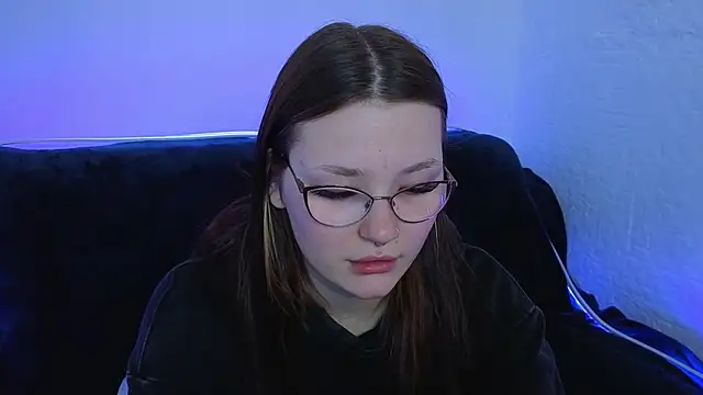 milliedoll online show from October 1, 8:30 am