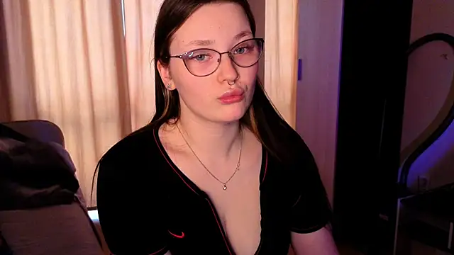 milliedoll online show from April 10, 10:00 am