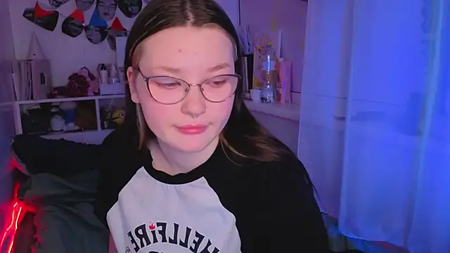 milliedoll online show from December 19, 2:59 am