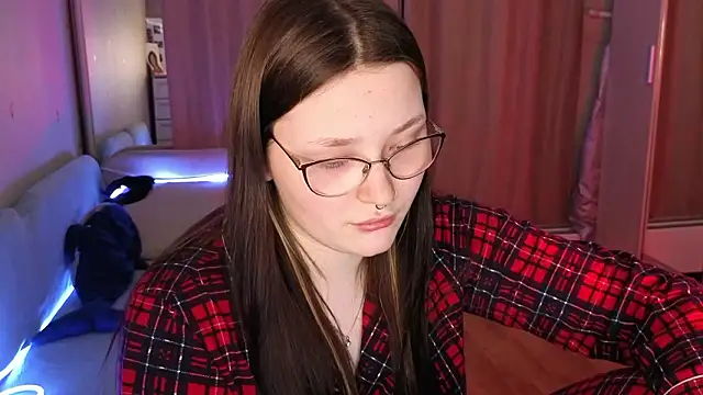 milliedoll online show from March 3, 1:40 pm