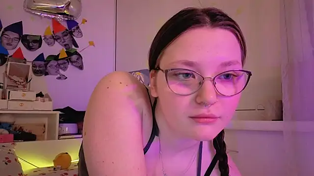 milliedoll online show from February 1, 12:25 pm