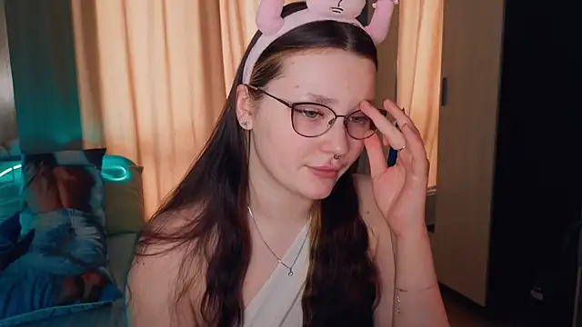 milliedoll online show from March 20, 8:15 am