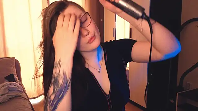 milliedoll online show from April 14, 4:17 am