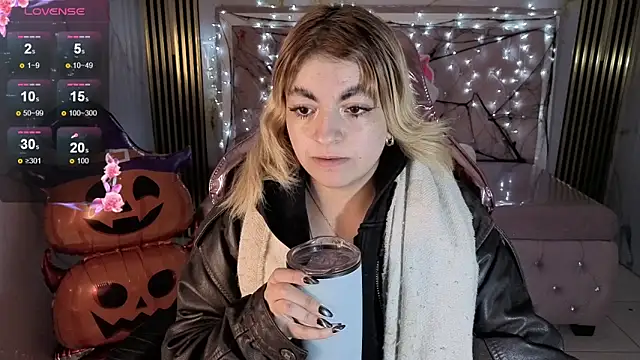 lili conor s online show from October 25, 3:28 am