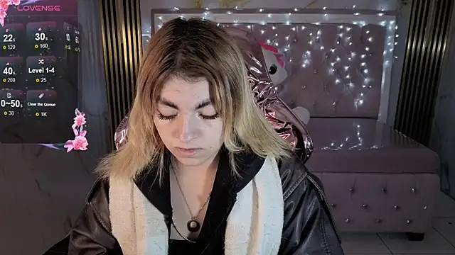 lili conor s online show from November 18, 3:10 am