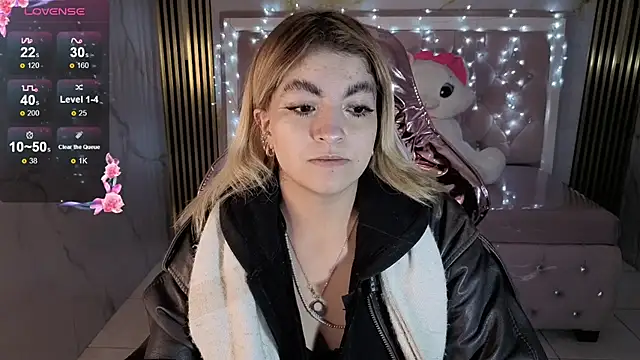 lili conor s online show from November 2, 3:44 am