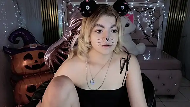 lili conor s online show from October 31, 3:36 am