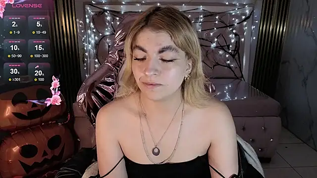 lili conor s online show from October 22, 3:28 am