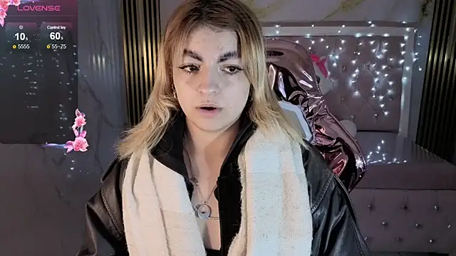 lili conor s online show from November 8, 3:10 am