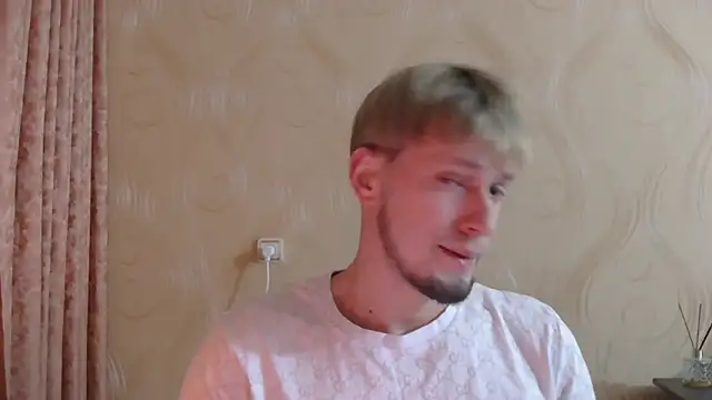 Snapshot of frama666 chatting on March 11, 8:47 pm frama666 online show from March 11, 8:47 pm