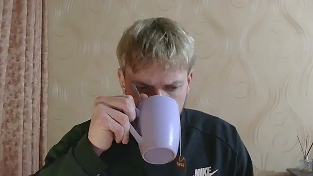 Snapshot of frama666 chatting on March 16, 7:49 pm frama666 online show from March 16, 7:49 pm