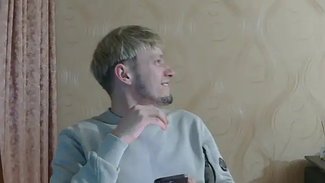 Snapshot of frama666 chatting on February 23, 9:04 pm frama666 online show from February 23, 9:04 pm