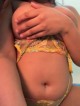 isha sassy online show from December 4, 6:29 pm